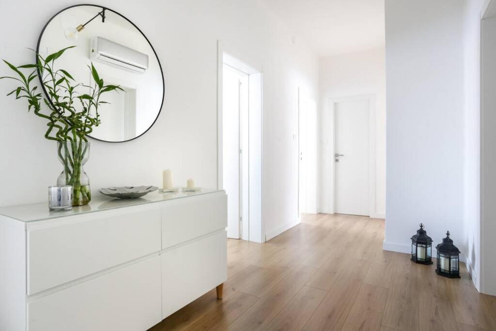 Tommy'S Flat Apartment Местре Екстериор снимка
