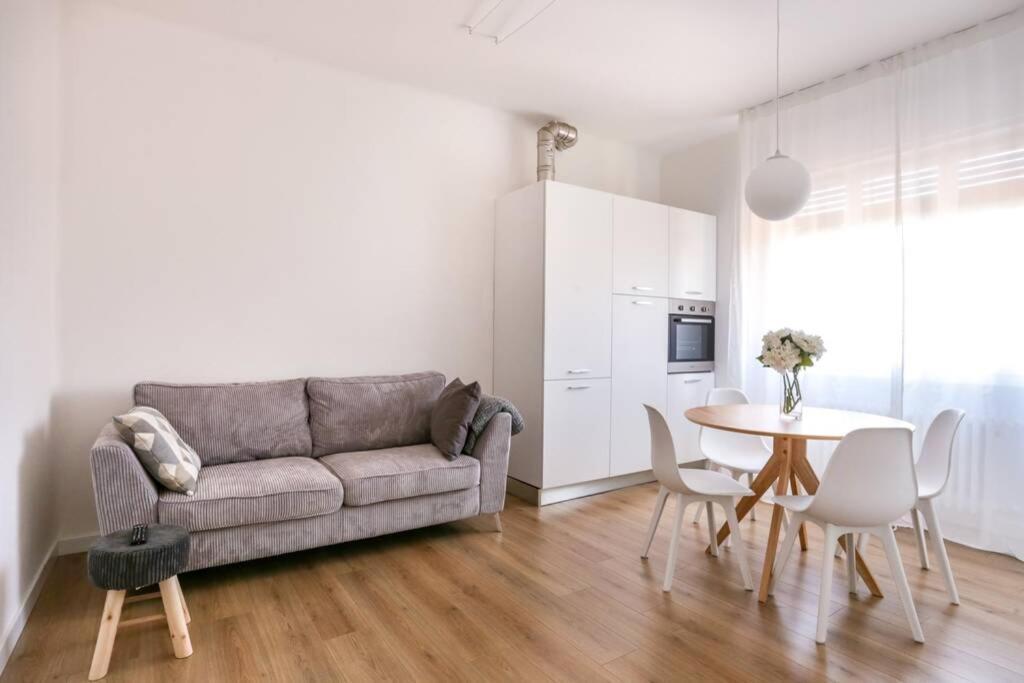 Tommy'S Flat Apartment Местре Екстериор снимка